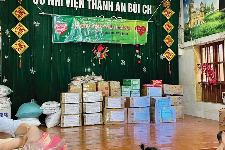 Ảnh 2: Những phần quà thiết yếu dành tặng 101 em nhỏ