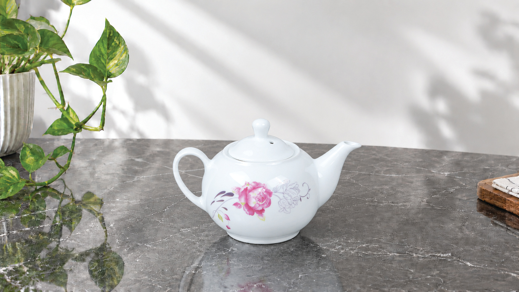 Ấm bầu bé – Hoa Hồng